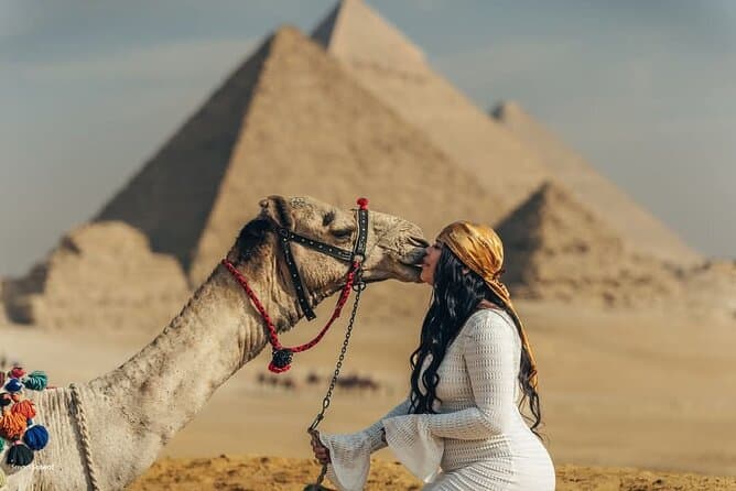Luxury Pyramids Full Day Tour with Tour Guide and Private Car