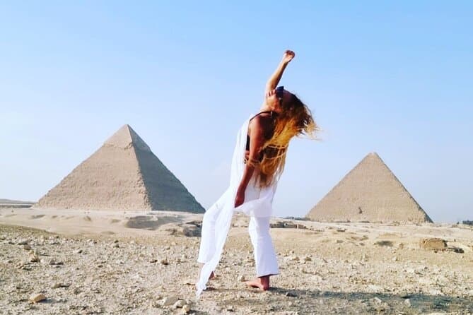 Private Half Day Pyramids of Giza and the Sphinx with Lunch