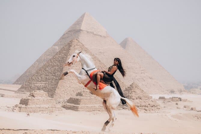 Luxury Half Day Tour to Great Pyramids and Sphinx