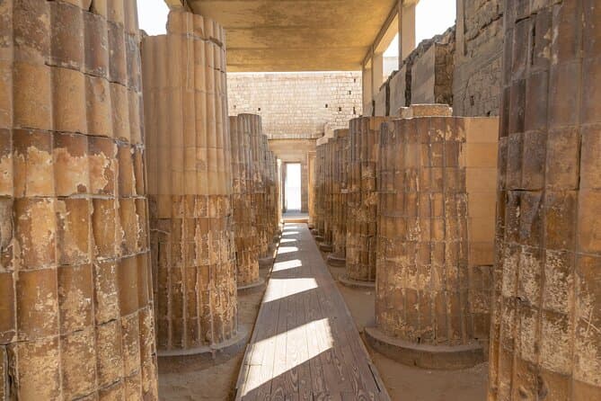 Giza Pyramids and Saqqara Discovery Tour