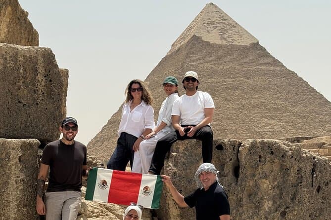 Pyramids of Giza and Sakkara Tour with Memfis