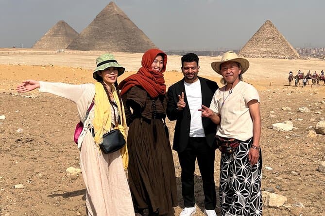 Giza Pyramids and Grand Egyptian Museum with Traditional Lunch