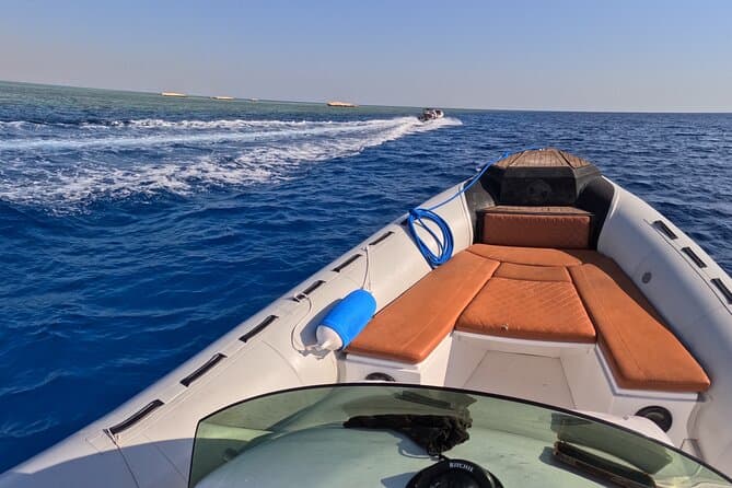 Paradise Island Private Speedboat Tour with Snorkeling and Lunch