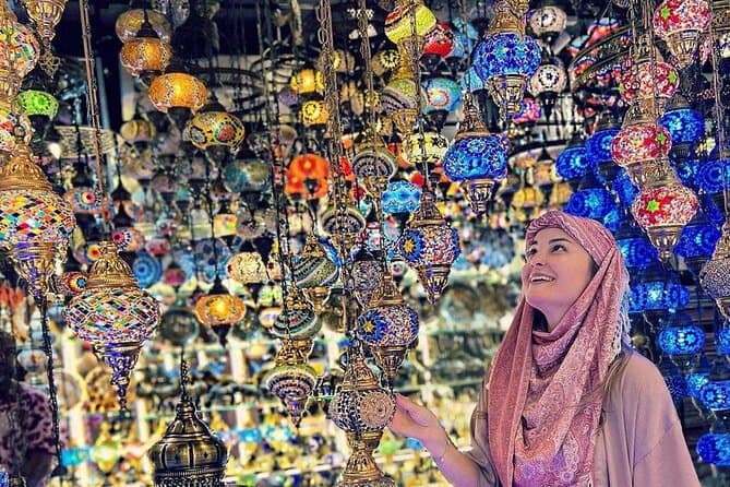 جولة مسائية في القاهرة: خان الخليلي والمسجد والعشاء وغروب الشمس على متن فلوكة