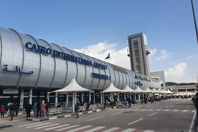 Private Transfer: Cairo Airport (CAI) to Hotel in Cairo/Giza