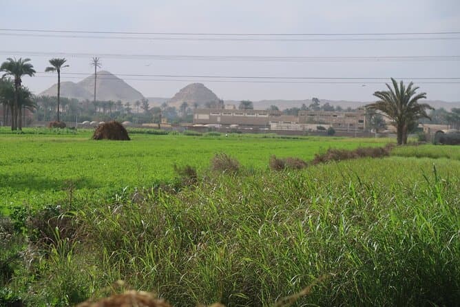 Private Dahshur Pyramids and Farmland Experience