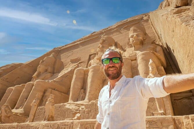 رحلة يومية إلى أبو سمبل من الأقصر في مجموعة صغيرة مع الغداء