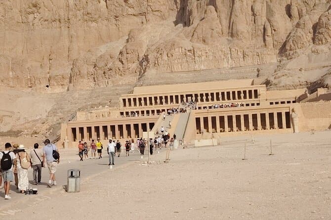 جولة خاصة إلى وادي الملوك ومعبد حتشبسوت مع مرشد متخصص في علم المصريات