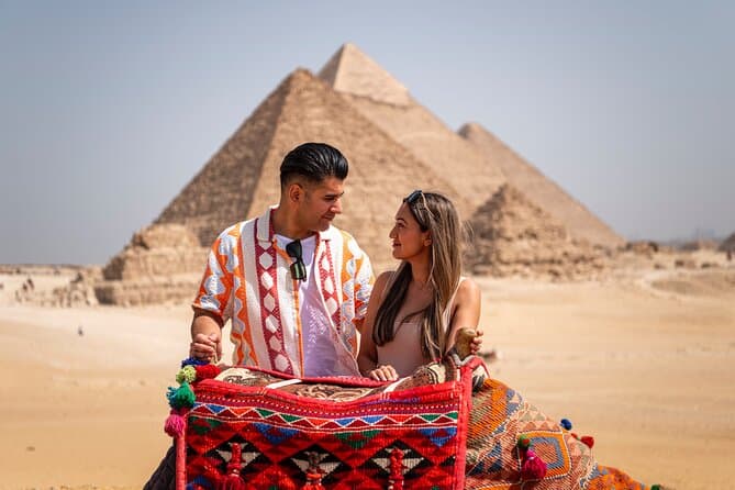Giza Pyramids Tour with Romantic Dinner on a Luxury Private Boat