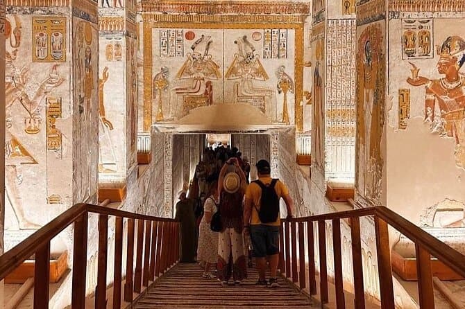 From Cairo to Luxor private full day tour by Plane