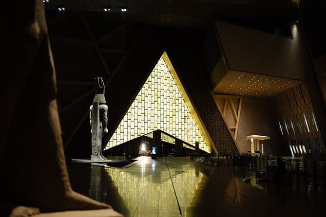The Big Museum in 4 Hours with Guided Tickets and Transfer