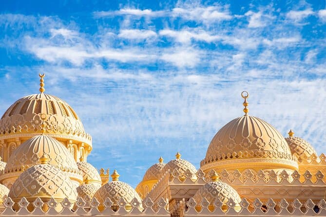 City Tour & Bazaar with Optional Sand Museum Visit