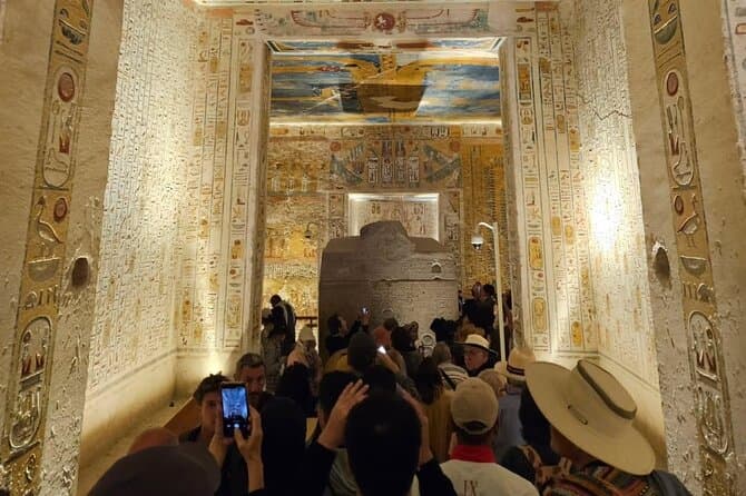Luxor Airport Full Day Private Tour:East &West Banks with Pickup