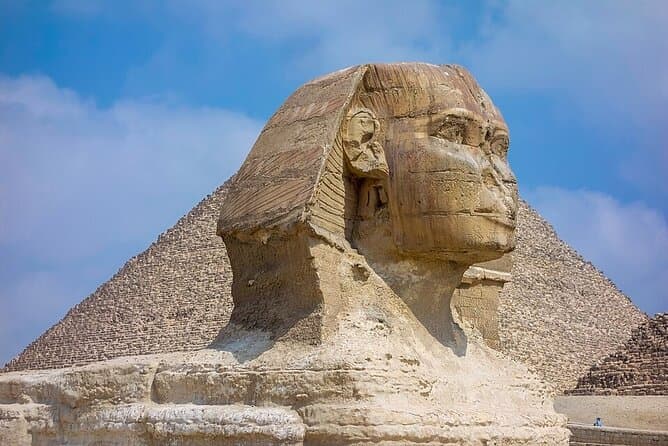 Giza Pyramids And Egyptian Museum Tour with Lunch