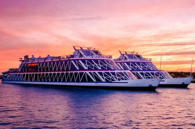 2-Hour Dinner Cruise in Cairo with Entertainment Show