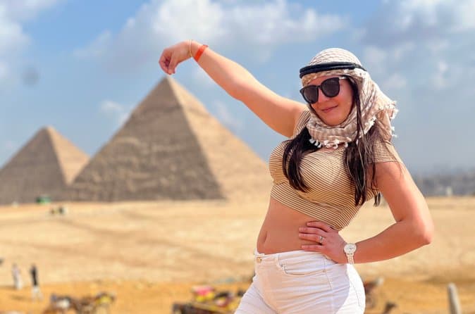 Private Pyramids VIP Tour: Egyptologist, Lunch & Pro Photos