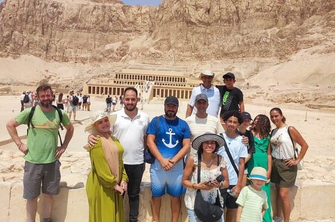 Private Tour East and West Bank in Luxor with Guide