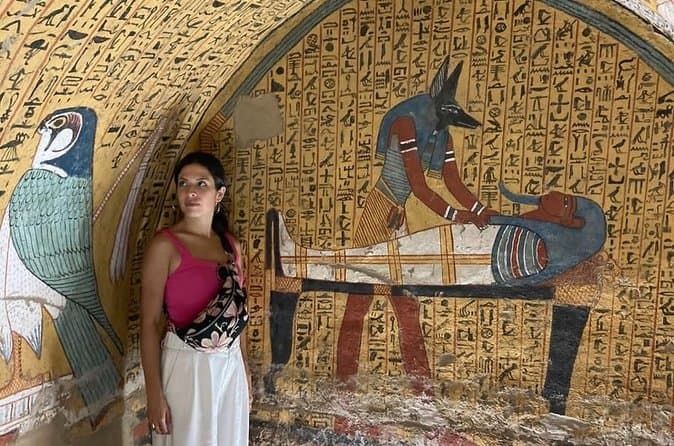 Luxor West Bank Tour: Valley of the Queens, Habu & Deir el-Medina