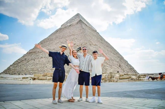 Hurghada to Cairo Small Group Day Trip: Pyramids, Lunch & GEM
