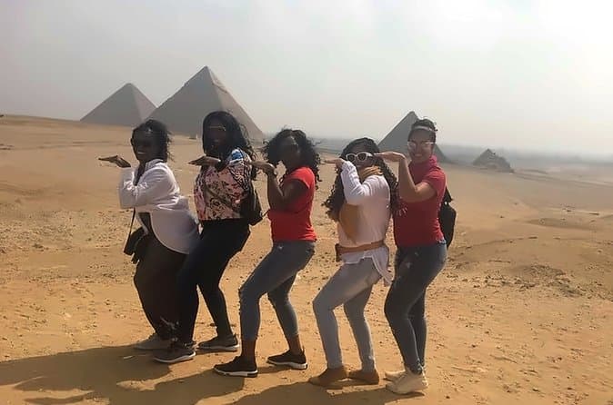 Top rated Giza Pyramids and Sphinx Tour from Cairo Airport