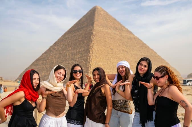 Private Tour Pyramids of Giza, Garbage City and St Simon Church