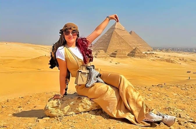 Best Private Full Day Tour to Giza Pyramids, Sphinx, Citadel and Old Cairo