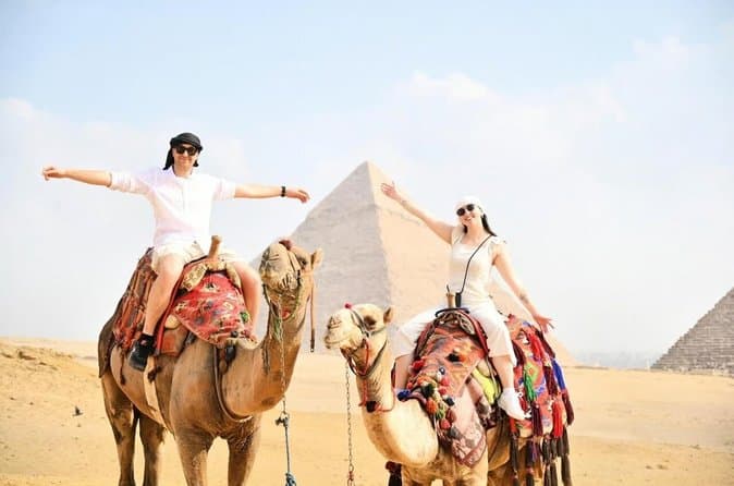 Hurghada: Cairo Pyramids, Sphinx, Museum Day Tour with Lunch