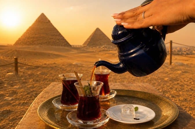 Private Giza Pyramids Tour with Breakfast at 9 Pyramids Lounge