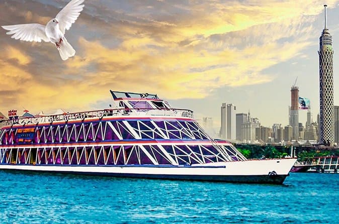 Nile Dinner Cruise with Tanoura Show in Cairo