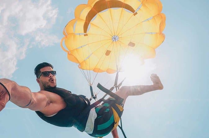 Parasailing Adventure Above the Red Sea in Hurghada