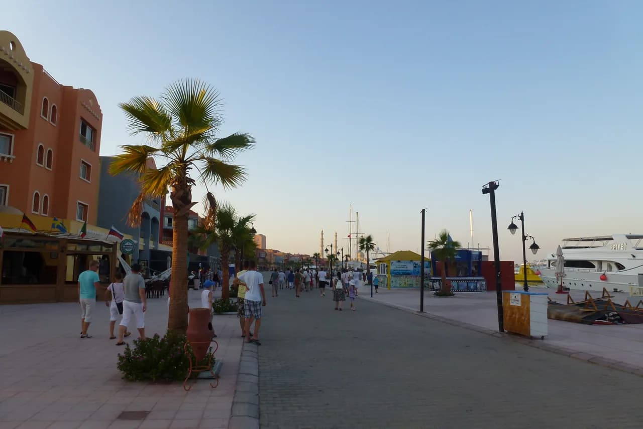 Hurghada After Dark (2026): Marina, El Dahar and Sakkala