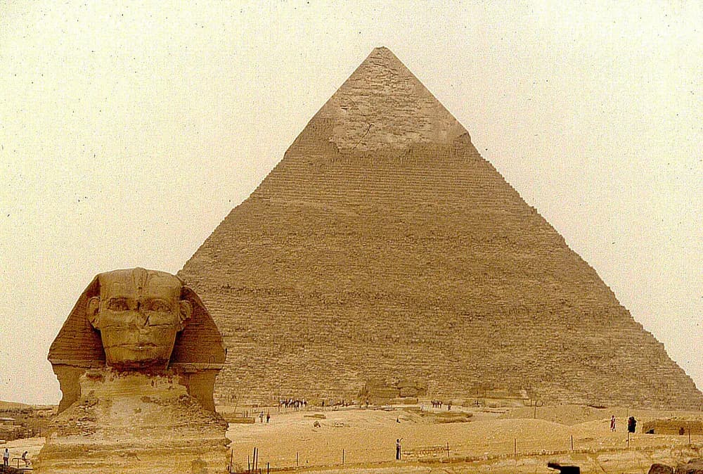 From Hurghada to cairo and return (Entrance fees included)