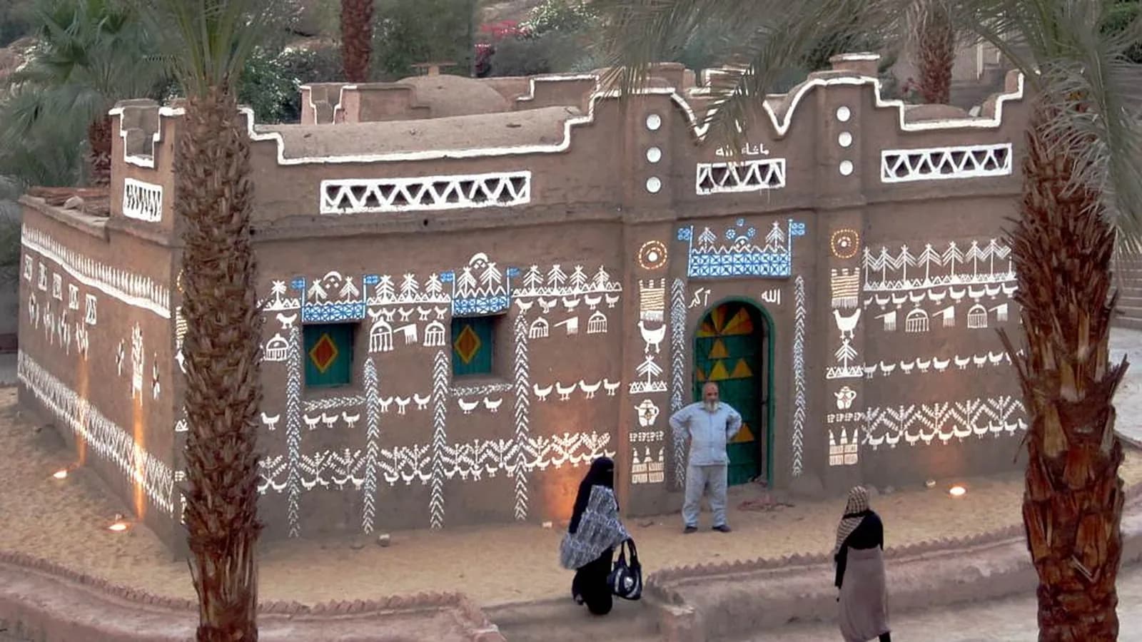 Visiting Egypt During Ramadan: What Changes, What's Open & Etiquette (2026)
