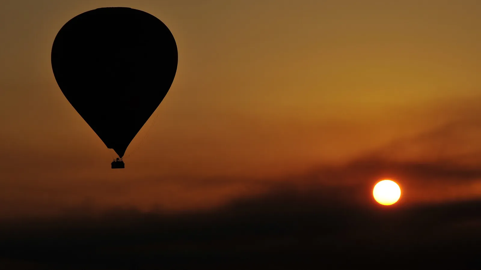 Paseo en globo aerostático en Luxor (2026): amanecer sobre el Valle de los Reyes