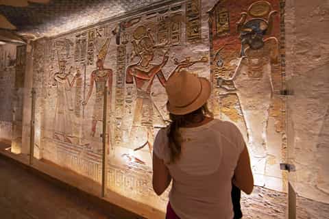 Hurghada: Small-Group Luxor Highlights & Tut Tomb Day Tour