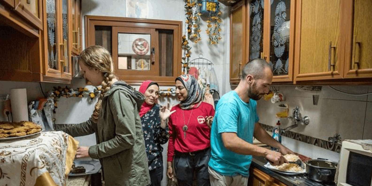 Cairo: Local Family Dinner & Egyptian Cooking Experience