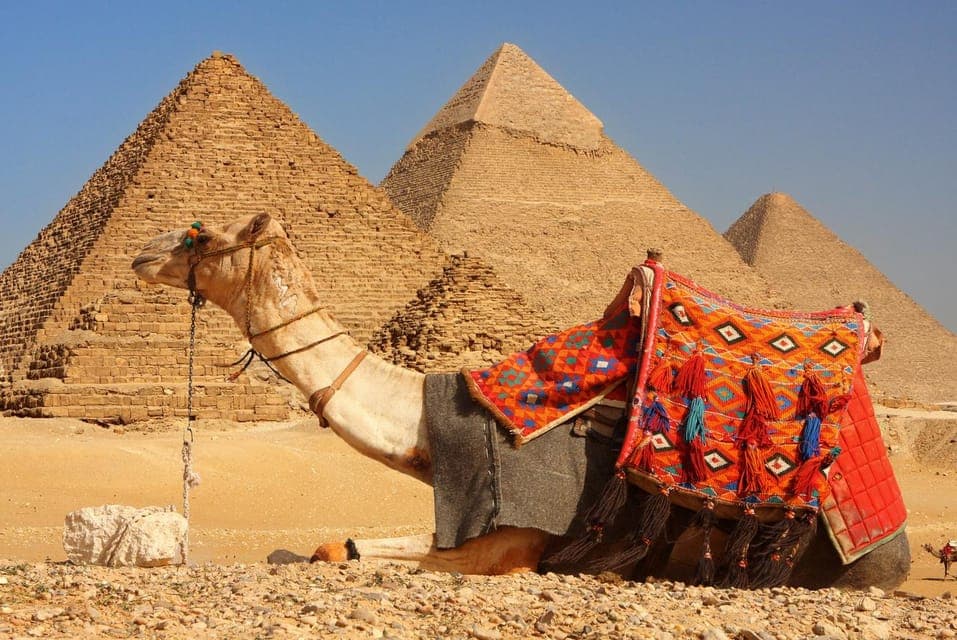 Hurghada: 2-Day Cairo Tour with Pyramids & GEM