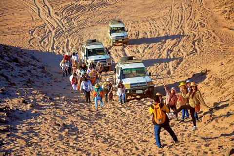Hurghada: Safari Jeep & Camel Ride with BBQ Dinner & Show