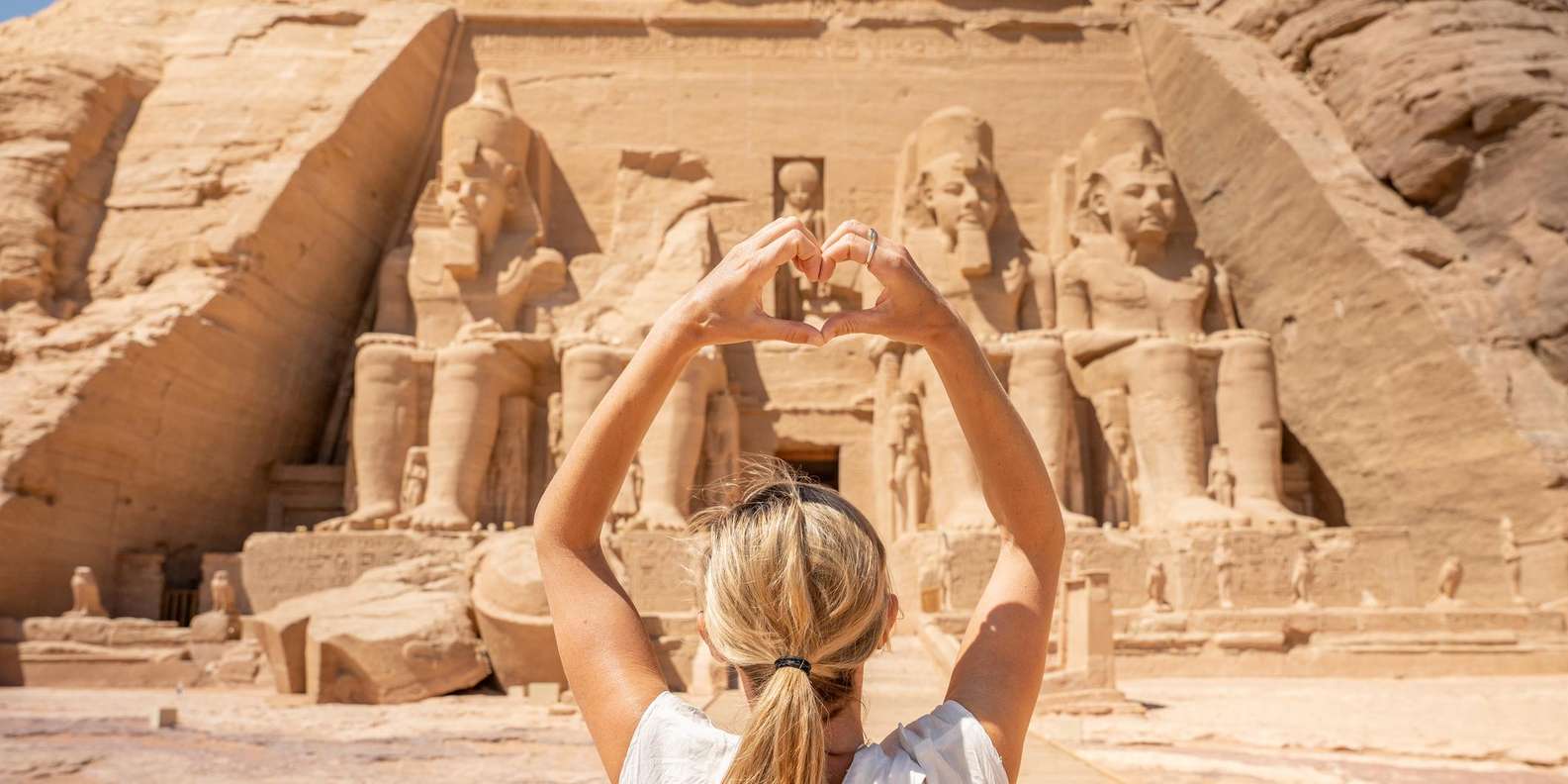 Vanuit Aswan: groepsexcursie naar Aboe Simbel met gids en ingangskosten