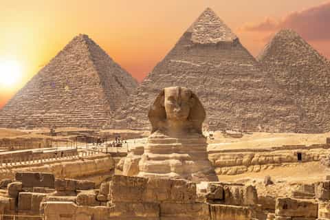 A Half-Day Expedition to Giza Pyramids and Sphinx