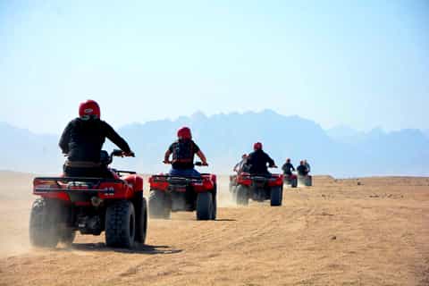 Hurghada: Desert Safari with Quad, Buggy & Dinner Show