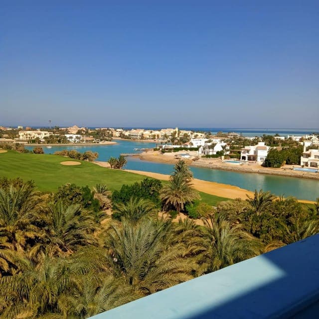 Hurghada: El Gouna city Tour with Boat & Tuk-Tuk in private