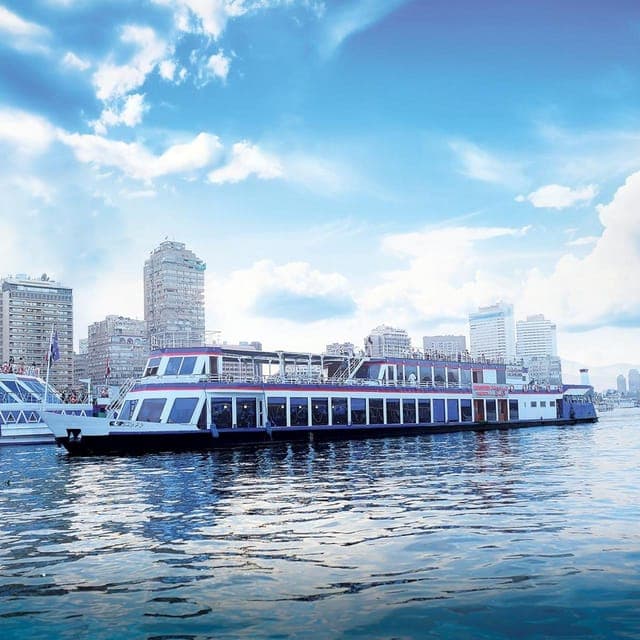 Cairo: Opal Nile Romantic Dinner Cruise & Live Entertainment