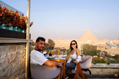 Cairo: Sunrise Camel Ride, Pyramids Tour & Local Breakfast.