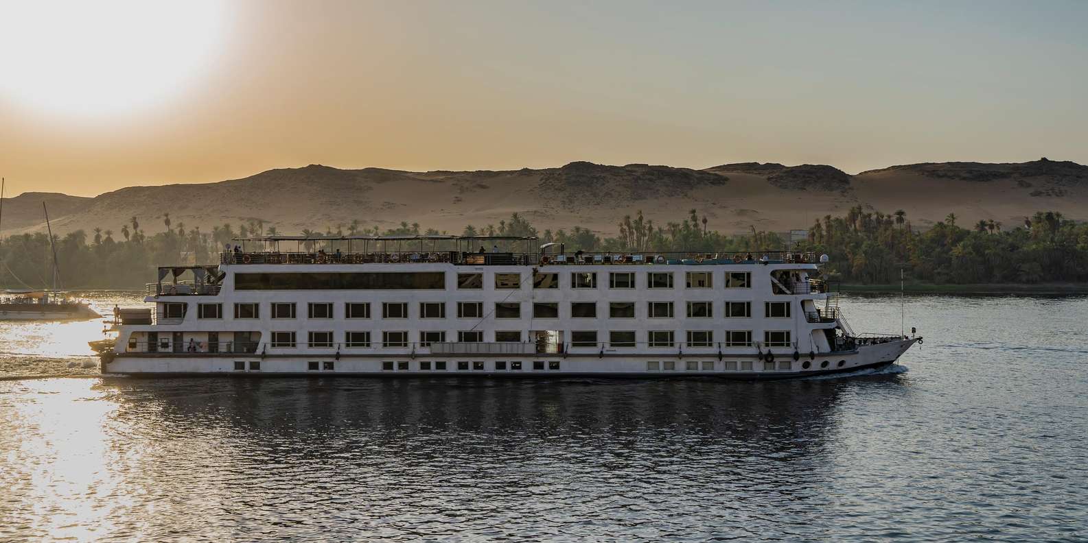 Asuán: crucero privado de 4 días por el Nilo hasta Luxor con paseo en globo