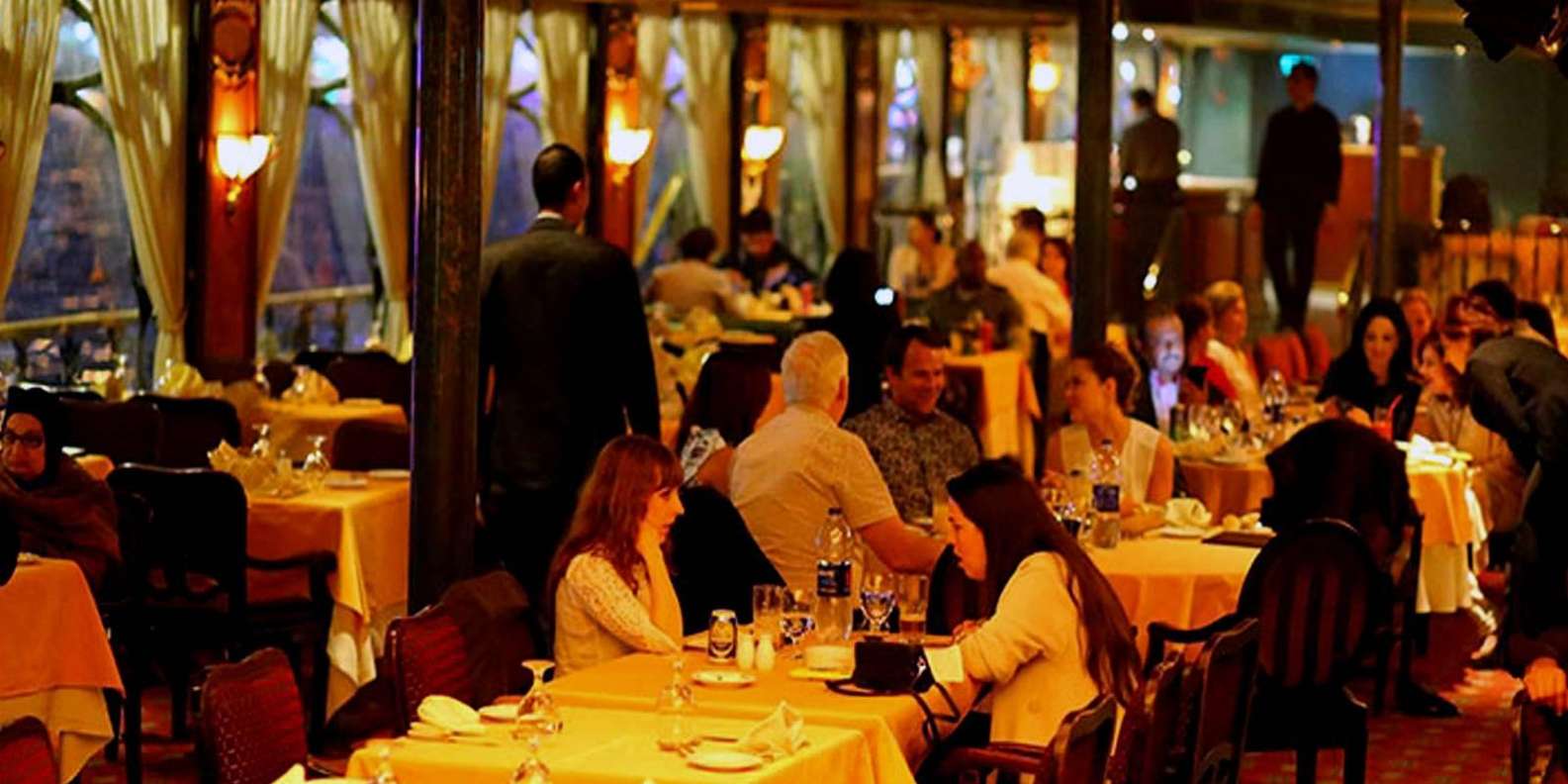 Cairo: Dinner Cruise on the Nile River with Entertainment