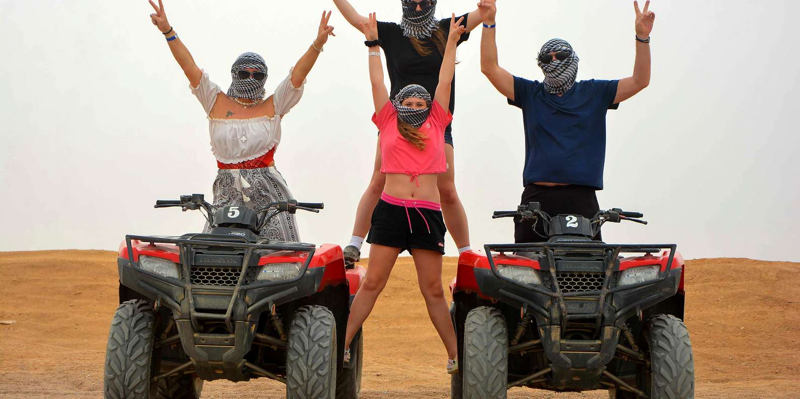 Esperienza nel deserto di Hurghada con quad, dune buggy e cammello
