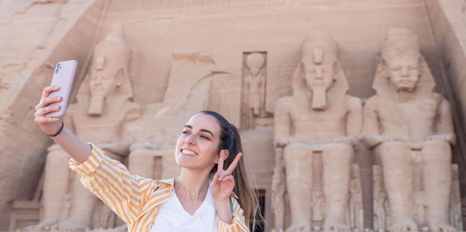 Vanuit Aswan: dagtour naar Aboe Simbel met privégids en auto