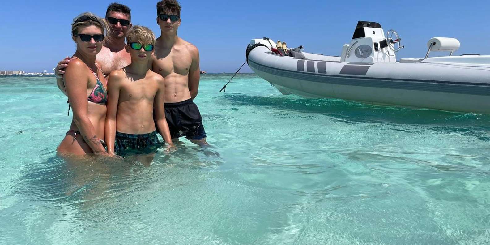 Private 4-Hour Speedboat Trip with Island Stop