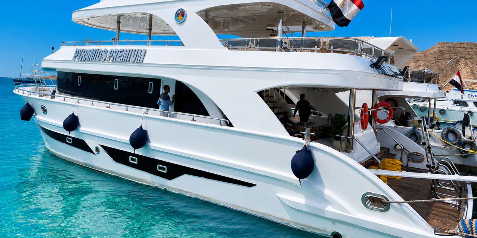 From Sharm El-Sheikh: Ras Mohamed & white island Boat Trip